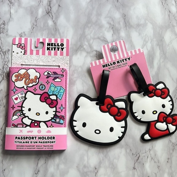 Sanrio Hello Kitty Passport Holder and Hello Kitty luggage tag set - Picture 1 of 7